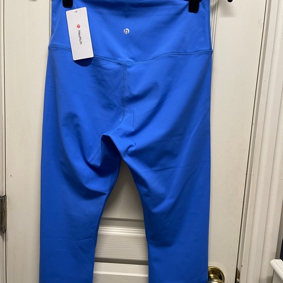 New yoga pant leggings Buttery soft feel Fits like a Large see measurements - Picture 3 of 11